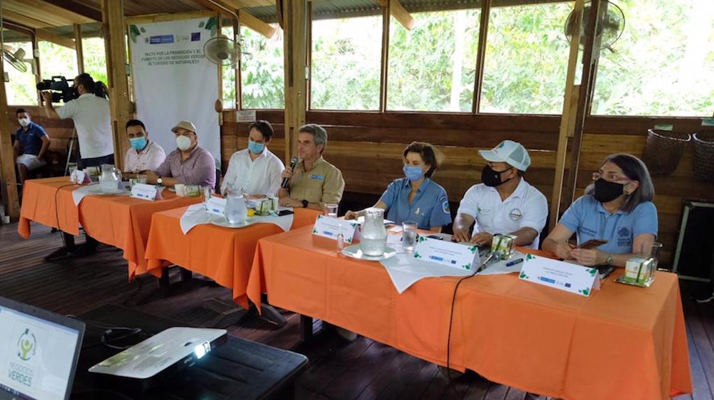 MinAmbiente lanzó el portafolio de turismo de naturaleza en la Amazonía MinAmbiente lanzó el portafolio de turismo de naturaleza en la Amazonía