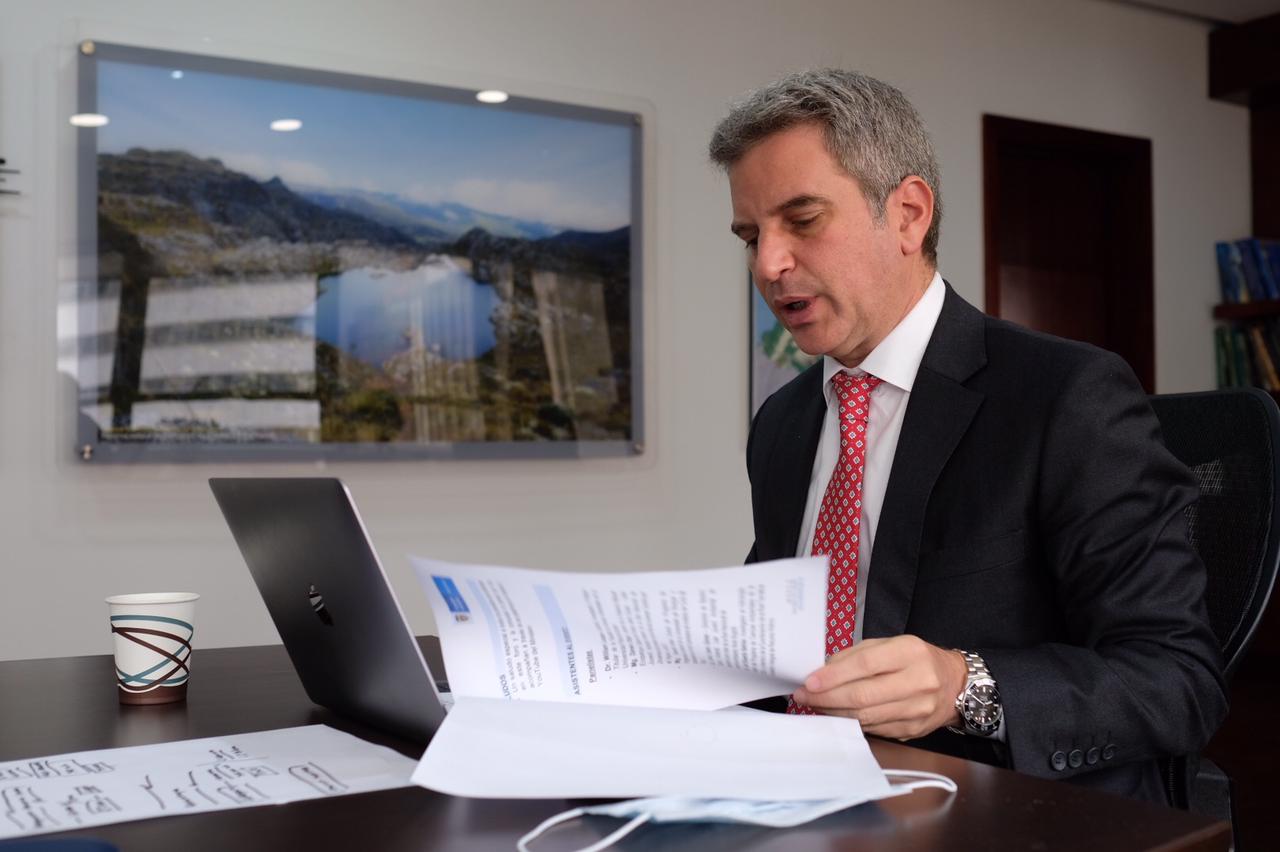 “El cuidado del agua es un compromiso de todos”: Ministro Carlos Correa en foro de Minambiente “El cuidado del agua es un compromiso de todos”: Ministro Carlos Correa en foro de Minambiente