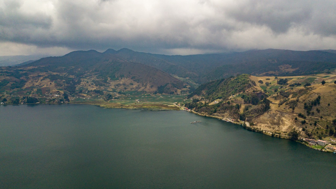 MinAmbiente evalúa las condiciones del Lago de Tota MinAmbiente evalúa las condiciones del Lago de Tota