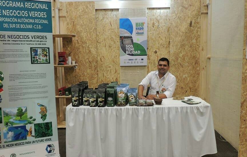 De cultivar coca a exportar café: la historia del negocio verde Café la Serranía del Sur, liderado por víctimas del conflicto