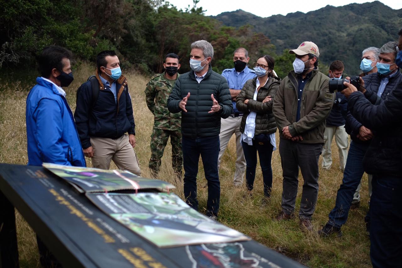 Minambiente anuncia acciones para el fortalecimiento de la conservación de los Parques Nacionales Naturales Minambiente anuncia acciones para el fortalecimiento de la conservación de los Parques Nacionales Naturales