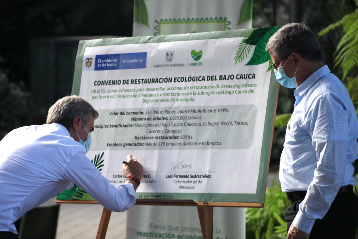 El Minambiente aporta $10.000 millones para la restauración ecológica en el Bajo Cauca antioqueño El Minambiente aporta $10.000 millones para la restauración ecológica en el Bajo Cauca antioqueño