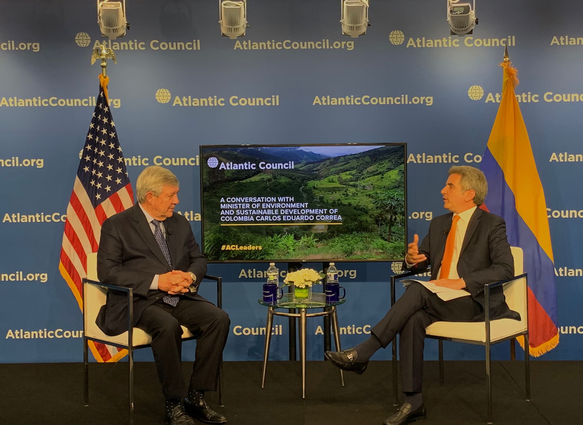 Ministro Correa visibiliza en Washington los logros y retos ambientales de Colombia Ministro Correa visibiliza en Washington los logros y retos ambientales de Colombia