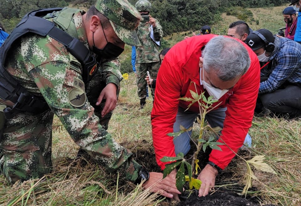 Alquería, en alianza con Minambiente y otras entidades sembró 3.000 árboles nativos en la Reserva Nukuma Alquería, en alianza con Minambiente y otras entidades sembró 3.000 árboles nativos en la Reserva Nukuma