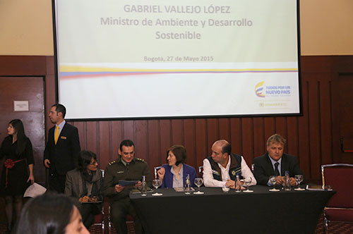 La lucha contra el tráfico ilegal de madera es prioridad del Gobierno: Ministro Gabriel Vallejo La lucha contra el tráfico ilegal de madera es prioridad del Gobierno: Ministro Gabriel Vallejo