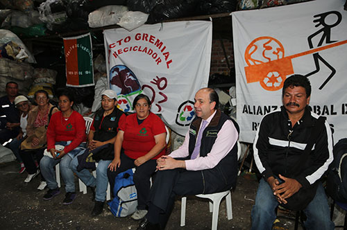 Minambiente y recicladores analizarán problemática del sector reciclador Minambiente y recicladores analizarán problemática del sector reciclador