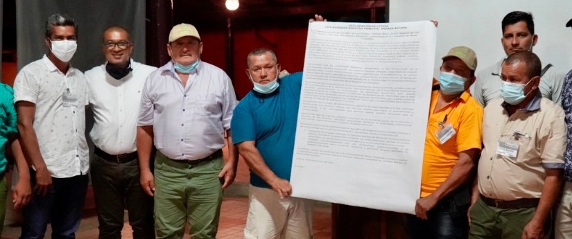 Líderes campesinos firman compromiso para mantener el bosque en pie