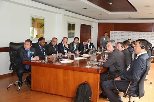 Estrategia ambiental de crecimiento verde reúne a comisión del Reino Unido con Gobierno colombiano Estrategia ambiental de crecimiento verde reúne a comisión del Reino Unido con Gobierno colombiano