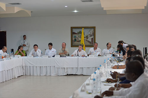 Gobierno Nacional acompaña a comunidad de Tumaco: Ministro de Medio Ambiente Gobierno Nacional acompaña a comunidad de Tumaco: Ministro de Medio Ambiente
