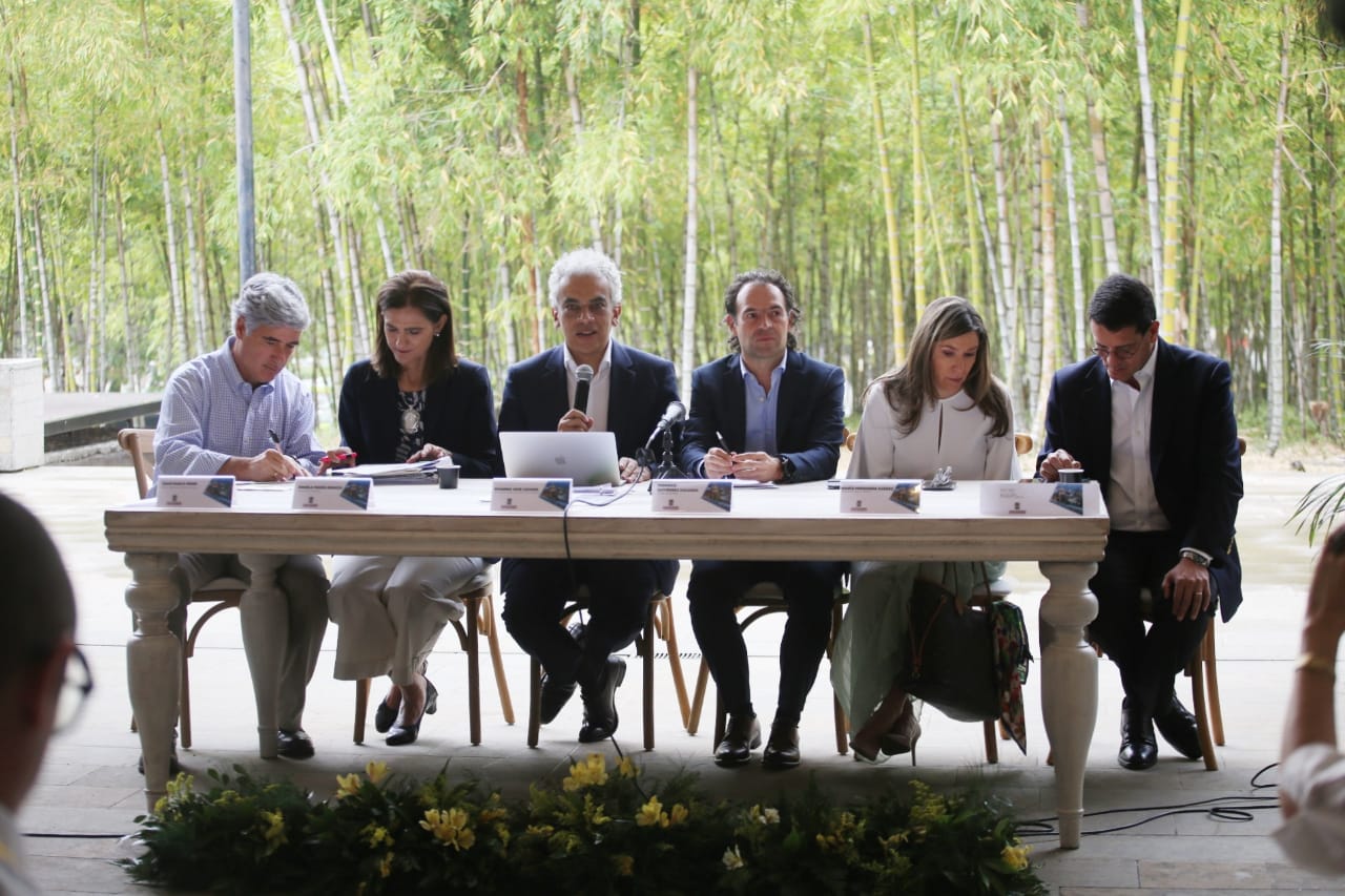 Gobierno Nacional presenta el estado de la calidad del aire en Colombia y la primera Estrategia Nacional de Calidad del Aire del país Gobierno Nacional presenta el estado de la calidad del aire en Colombia y la primera Estrategia Nacional de Calidad del Aire del país