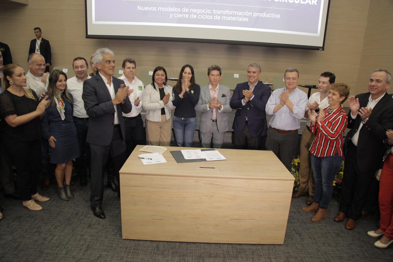 Gobierno Nacional transforma su economía de manera circular Gobierno Nacional transforma su economía de manera circular