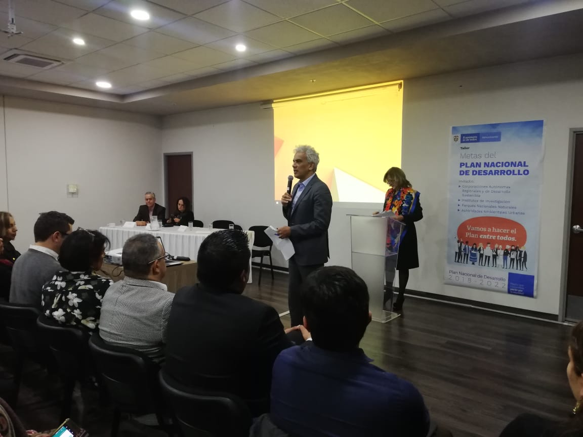 Sector Ambiente trabaja en el cumplimiento de metas del Plan Nacional de Desarrollo Sector Ambiente trabaja en el cumplimiento de metas del Plan Nacional de Desarrollo