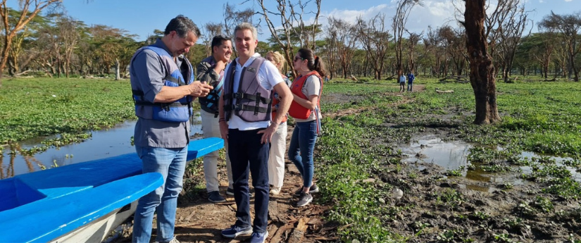 En Kenia, ministro de Ambiente buscó apoyo para el manejo de los hipopótamos en Colombia