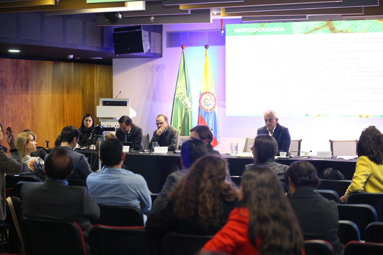Avanza el diálogo ambiental en el marco de la Gran Conversación Nacional Avanza el diálogo ambiental en el marco de la Gran Conversación Nacional