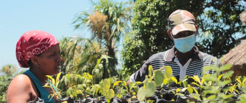 Con energías sostenibles, comunidad mejora su productividad y mitiga el cambio climático Con energías sostenibles, comunidad mejora su productividad y mitiga el cambio climático