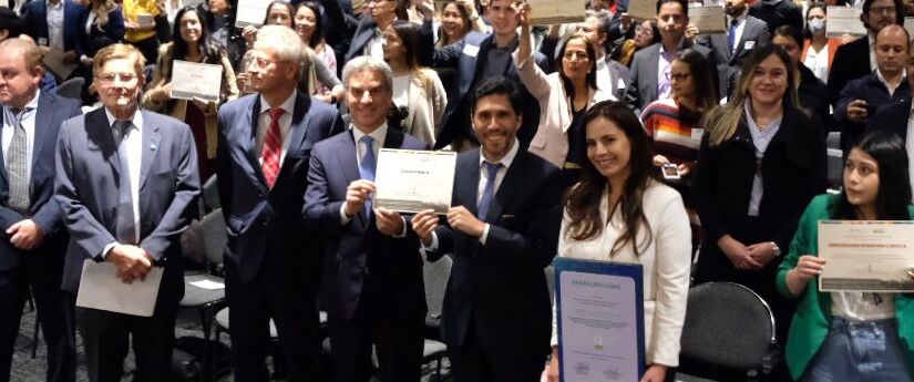 Novecientas empresas del país trabajan en la reducción de emisiones contaminantes Novecientas empresas del país trabajan en la reducción de emisiones contaminantes