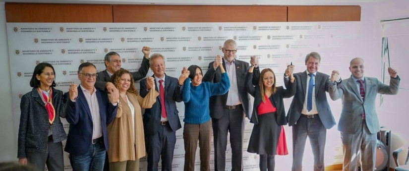 Colombia recibió los primeros recursos de cooperación internacional para salvar la selva en Caquetá y Guaviare Colombia recibió los primeros recursos de cooperación internacional para salvar la selva en Caquetá y Guaviare