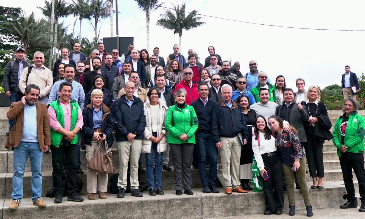 “El Sistema Nacional Ambiental debe ser una guía de desarrollo compatible con la naturaleza” “El Sistema Nacional Ambiental debe ser una guía de desarrollo compatible con la naturaleza”