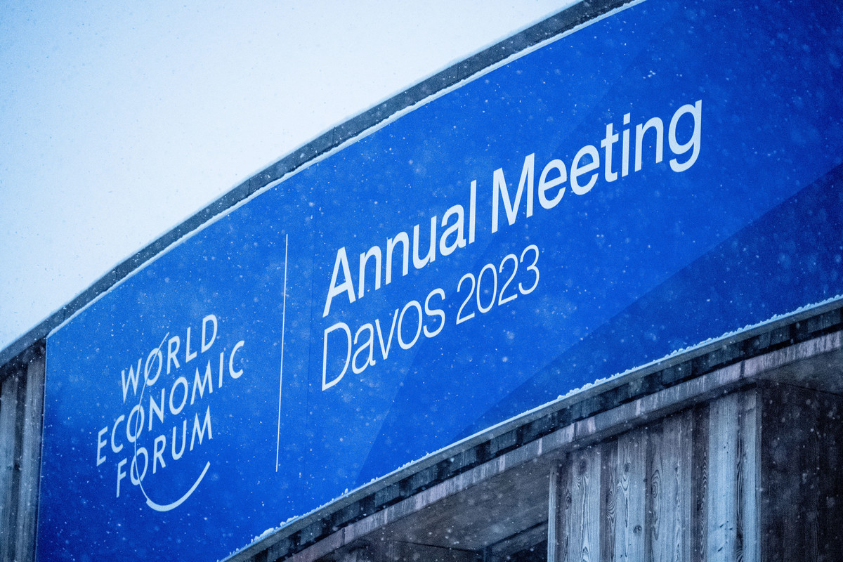 En Foro Económico Mundial de Davos, Minambiente avanza en propuesta de canje de deuda por naturaleza