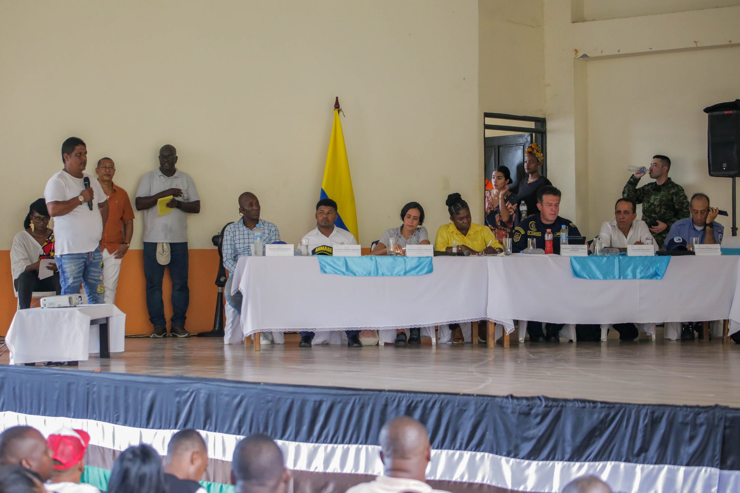 En Gorgona, Gobierno Nacional crea mesa de diálogo con la comunidad
