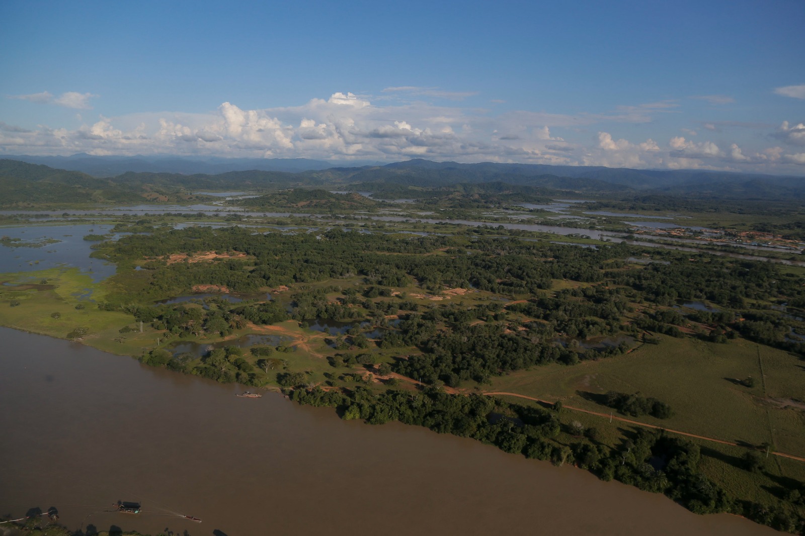 Gobierno prepara decreto para cumplir fallo del Consejo de Estado que exige reordenamiento minero para proteger los ecosistemas del país Gobierno prepara decreto para cumplir fallo del Consejo de Estado que exige reordenamiento minero para proteger los ecosistemas del país
