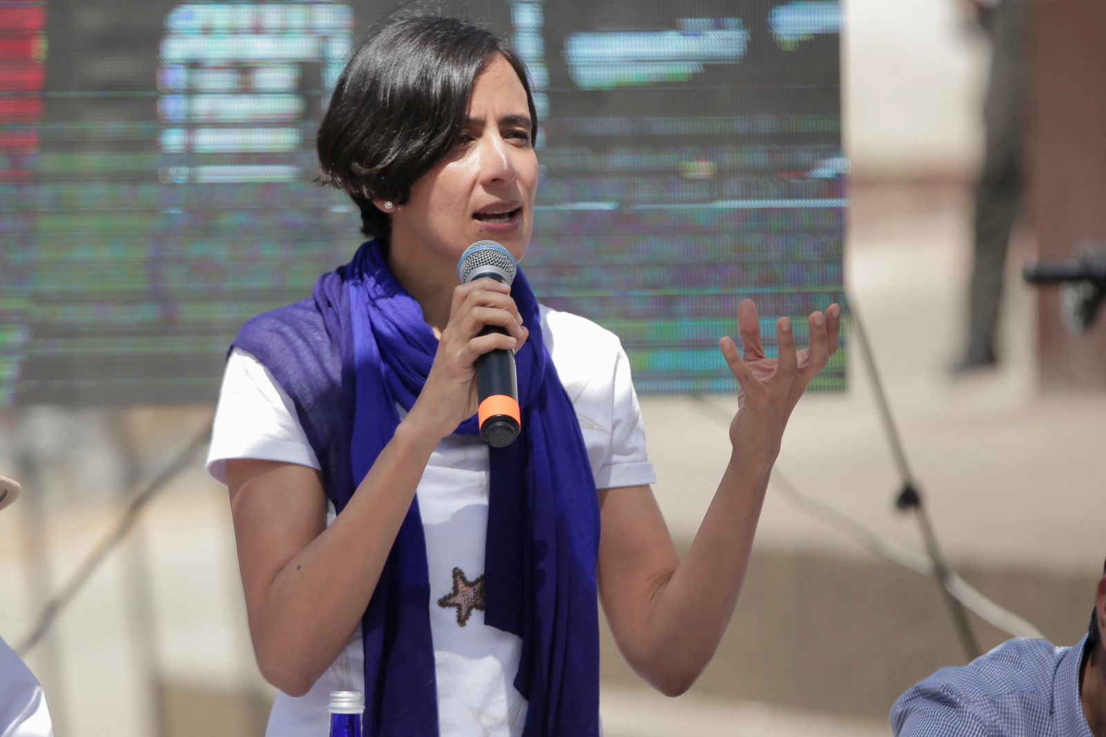 Ministra de Ambiente hace un llamado contundente por la protección de los defensores ambientales Ministra de Ambiente hace un llamado contundente por la protección de los defensores ambientales