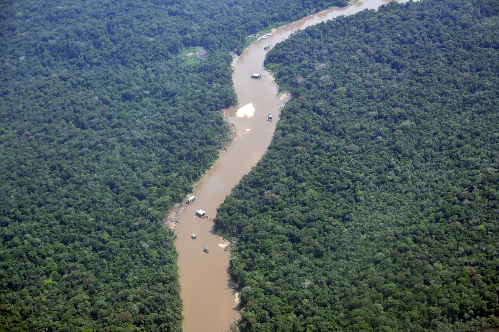 Primera operación binacional contra la minería ilegal en la Amazonía deja grandes resultados