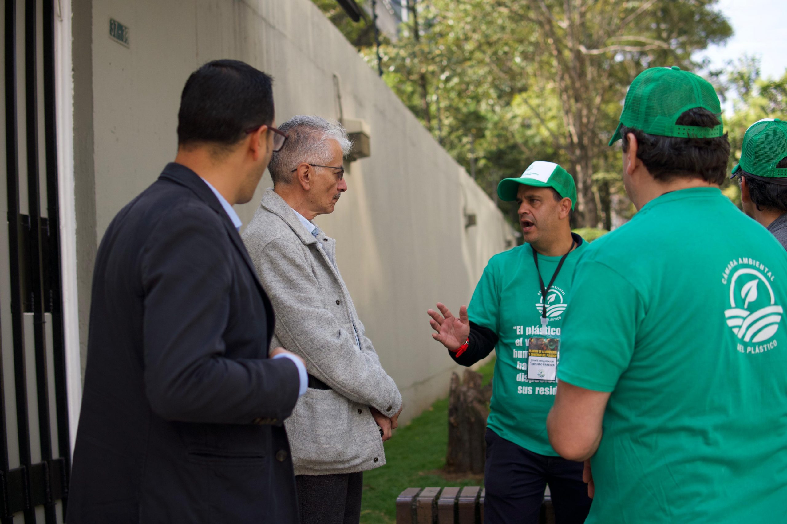 Ministerio de Ambiente activa espacio de diálogo con la industria de plásticos del país