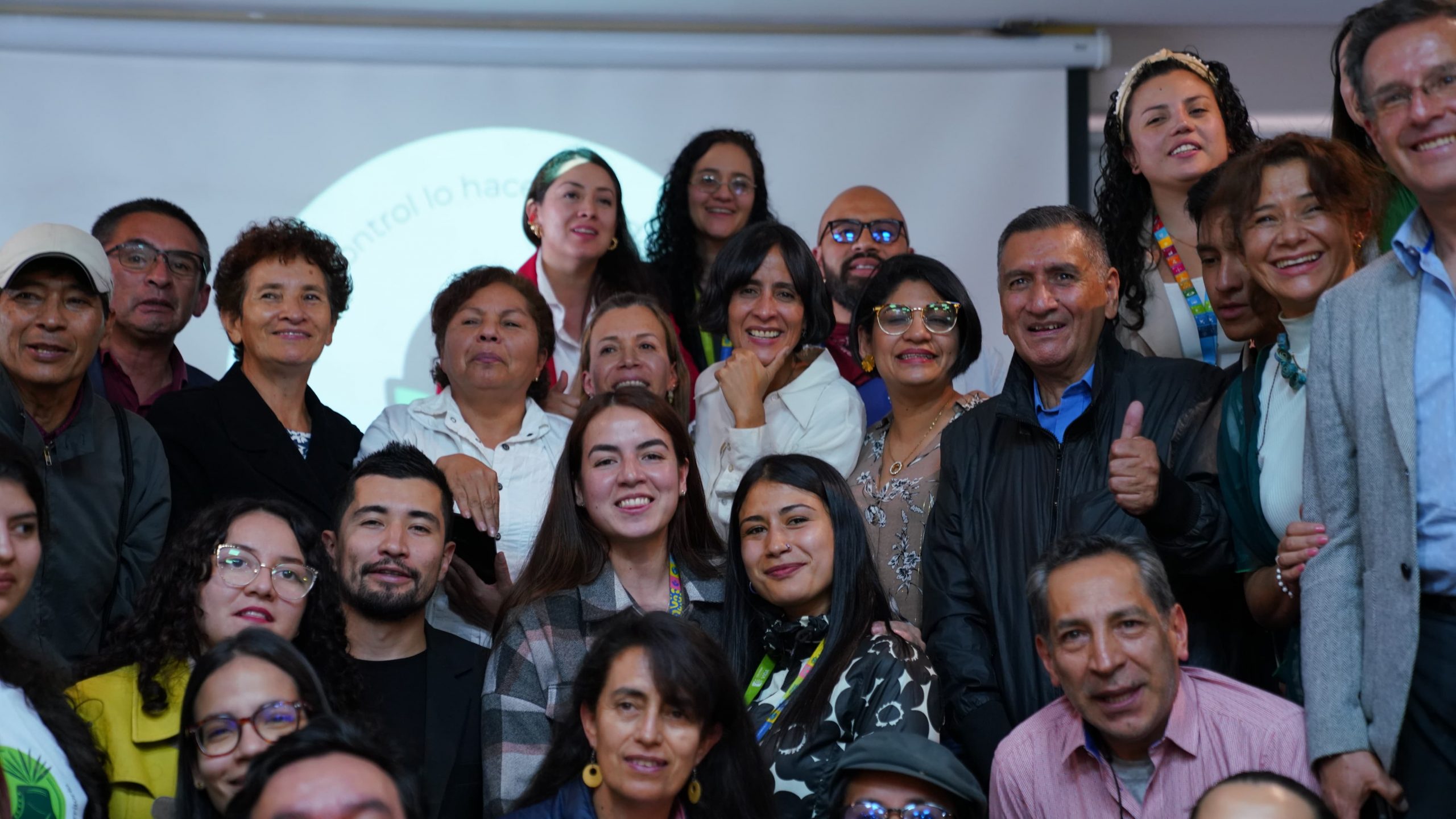 MinAmbiente promovió participación de más de 300 personas para ejercer control social ambiental MinAmbiente promovió participación de más de 300 personas para ejercer control social ambiental
