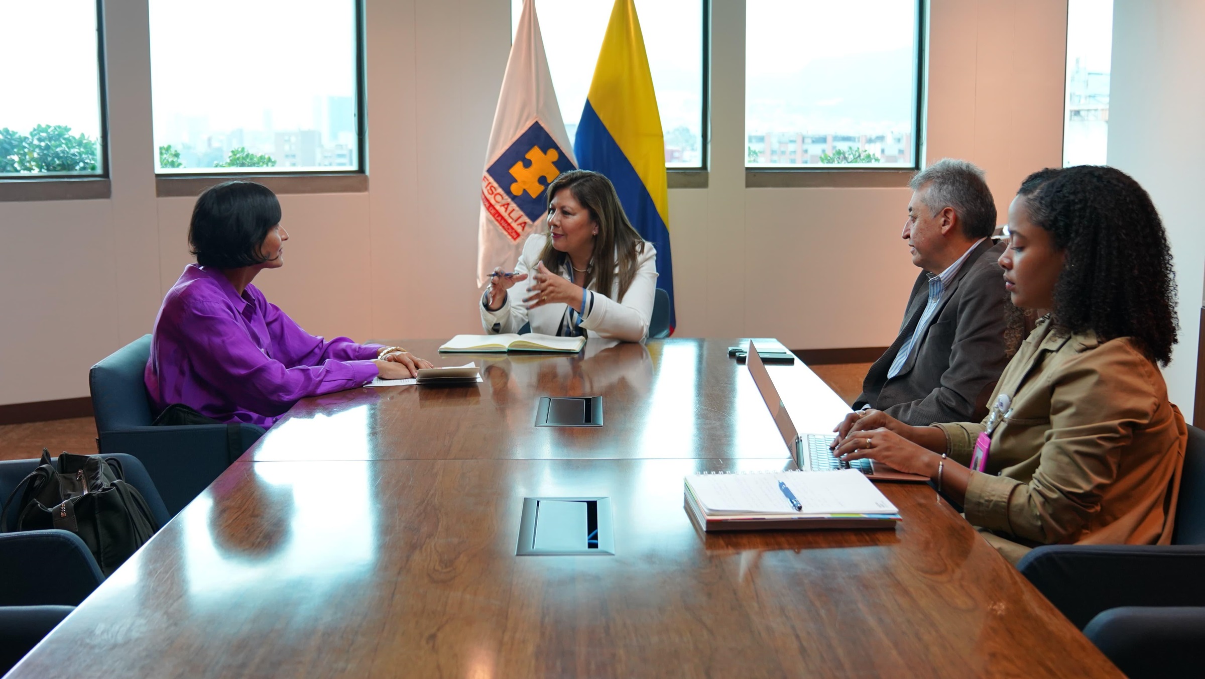 Ministra Muhamad anuncia acuerdo con la fiscal para poner freno a las mafias que deforestan la Amazonía Ministra Muhamad anuncia acuerdo con la fiscal para poner freno a las mafias que deforestan la Amazonía