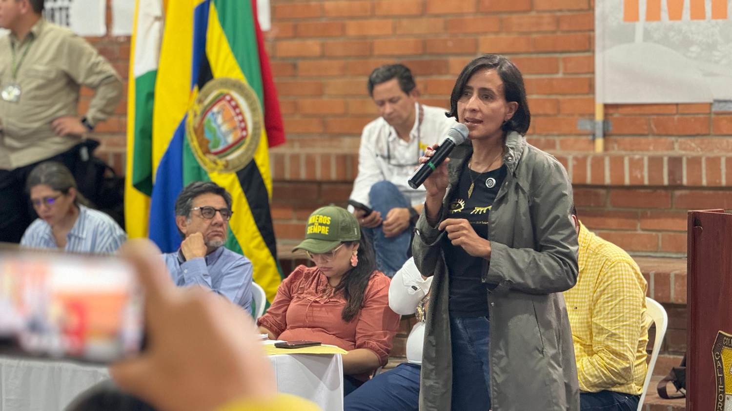 Formalización de minería artesanal debe hacerse en el marco del ordenamiento alrededor del agua: Minambiente