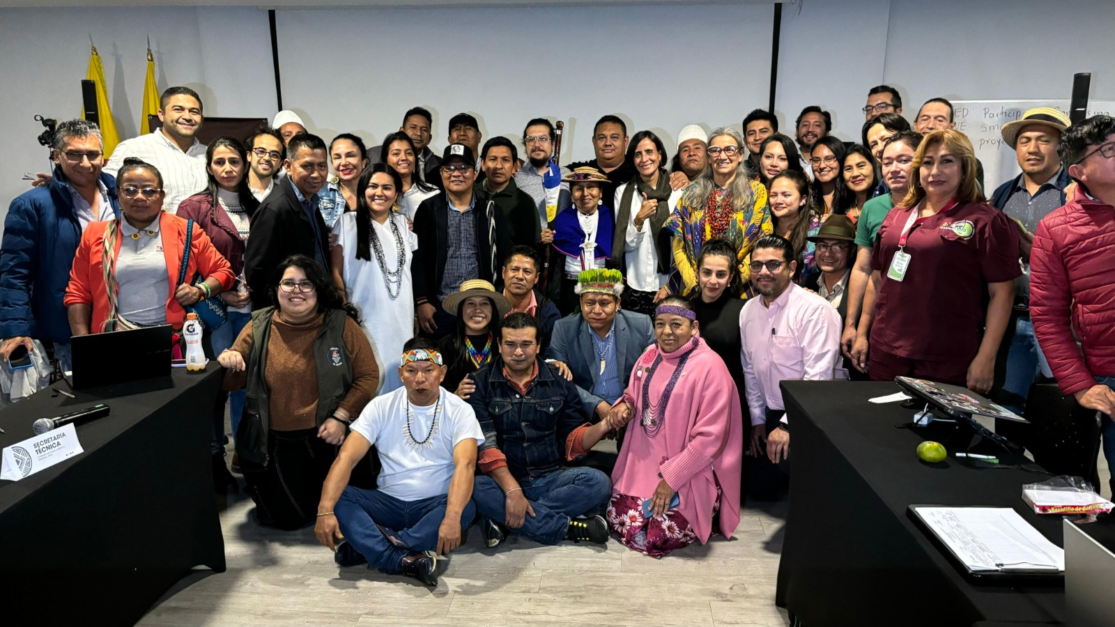 Minambiente y pueblos indígenas logran histórico acuerdo para la protección de los ecosistemas Minambiente y pueblos indígenas logran histórico acuerdo para la protección de los ecosistemas