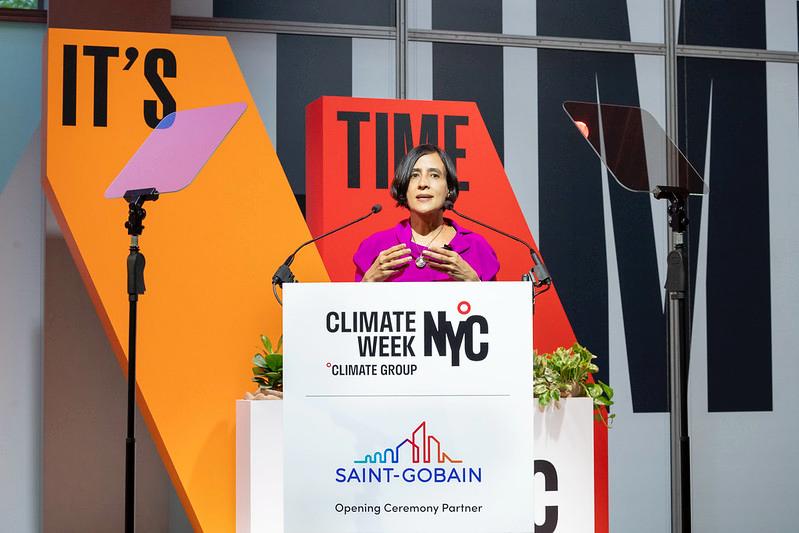 La transición climática requiere un nuevo sistema económico que se adapte a los ciclos de la naturaleza: Susana Muhamad en la Semana del Clima La transición climática requiere un nuevo sistema económico que se adapte a los ciclos de la naturaleza: Susana Muhamad en la Semana del Clima
