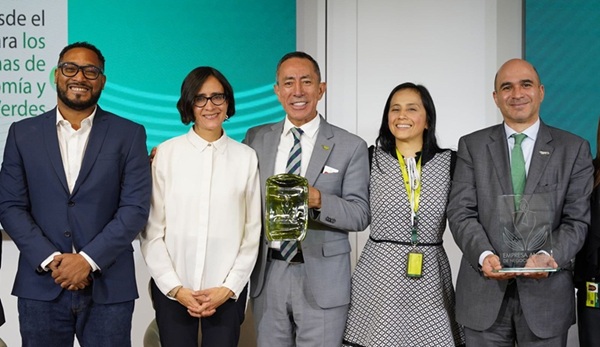 Minambiente lanza iniciativas para fortalecer la bioeconomía de la mano con el sector empresarial Minambiente lanza iniciativas para fortalecer la bioeconomía de la mano con el sector empresarial