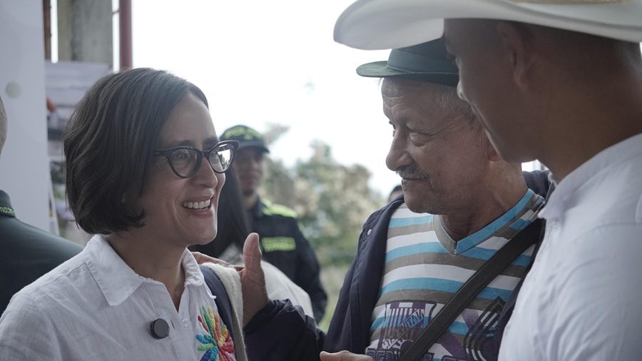 Gobierno ratifica medidas para la protección de los suelos y el agua en el Suroeste Antioqueño Gobierno ratifica medidas para la protección de los suelos y el agua en el Suroeste Antioqueño