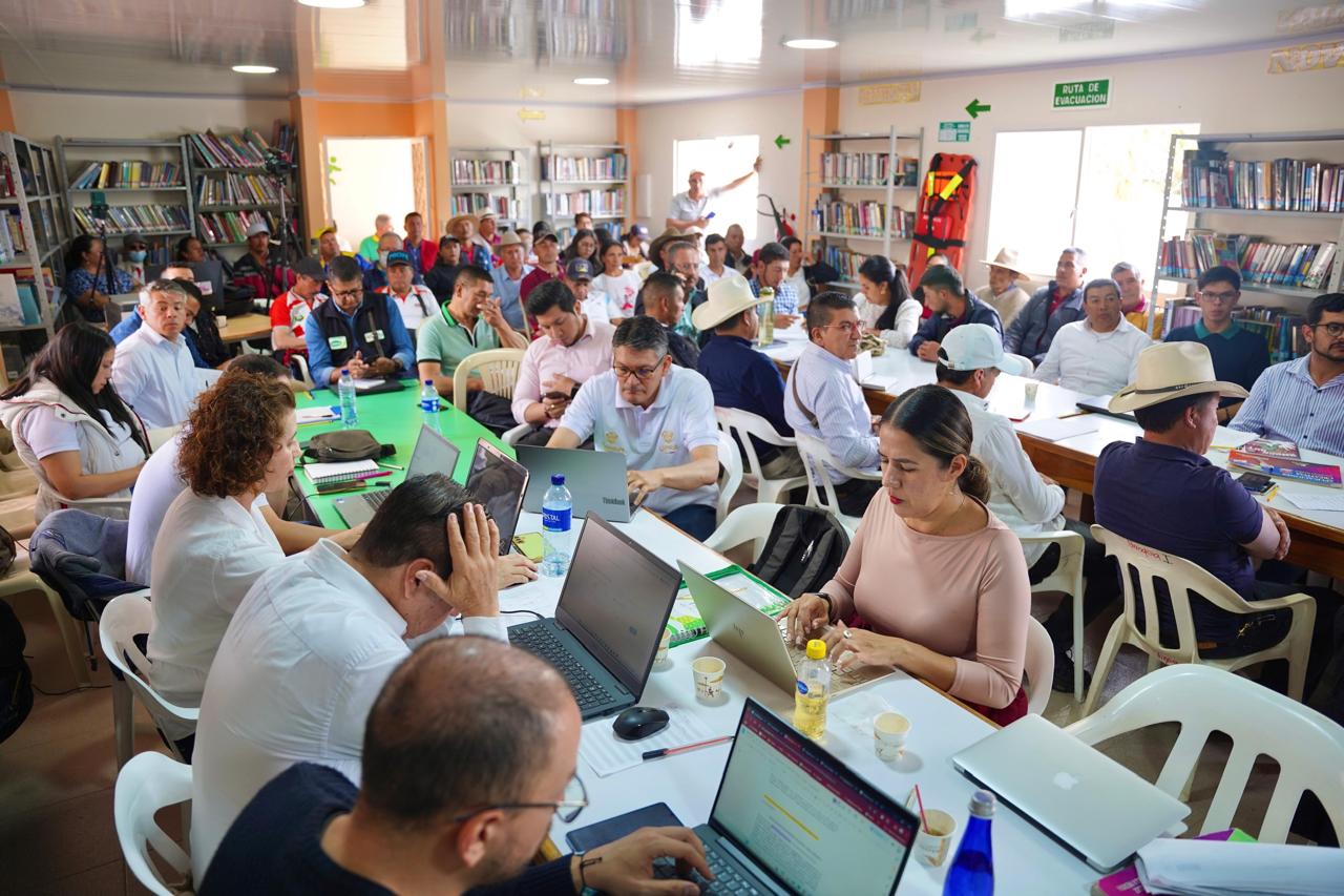 Nuevos acuerdos logrados entre Minambiente y campesinos del Páramo el Almorzadero Nuevos acuerdos logrados entre Minambiente y campesinos del Páramo el Almorzadero
