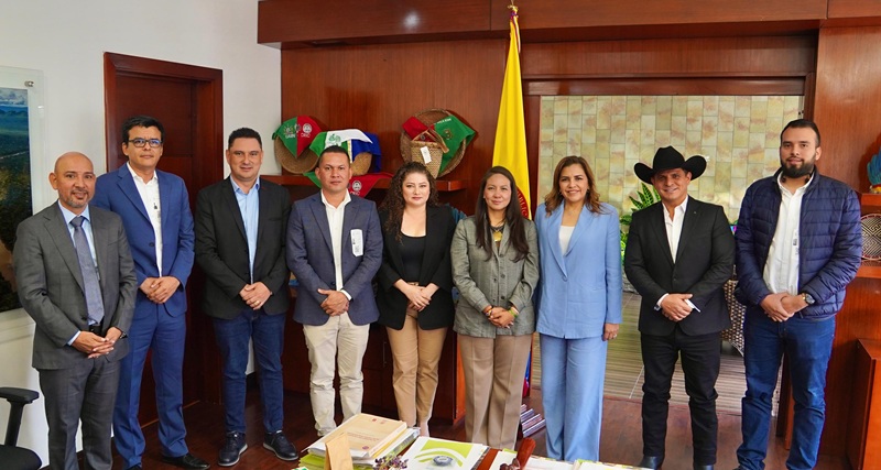 Abrimos diálogo para fortalecer la agenda ambiental con gobernadores de la Amazonía y Orinoquia Abrimos diálogo para fortalecer la agenda ambiental con gobernadores de la Amazonía y Orinoquia