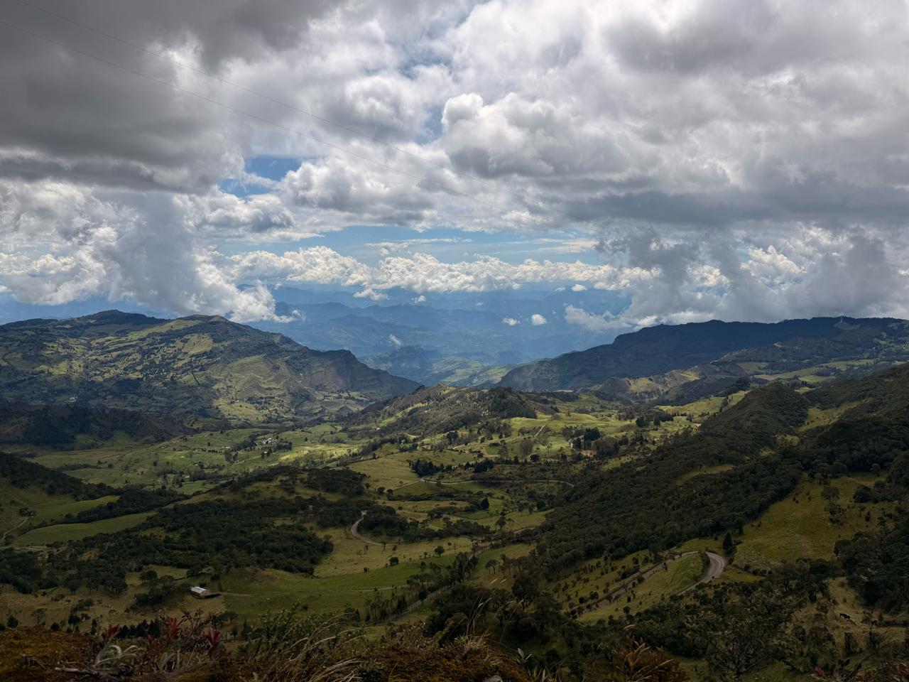 Minambiente fortalece vía jurídica para proteger Santurbán como sujeto de derechos y garantizar su sostenibilidad Minambiente fortalece vía jurídica para proteger Santurbán como sujeto de derechos y garantizar su sostenibilidad