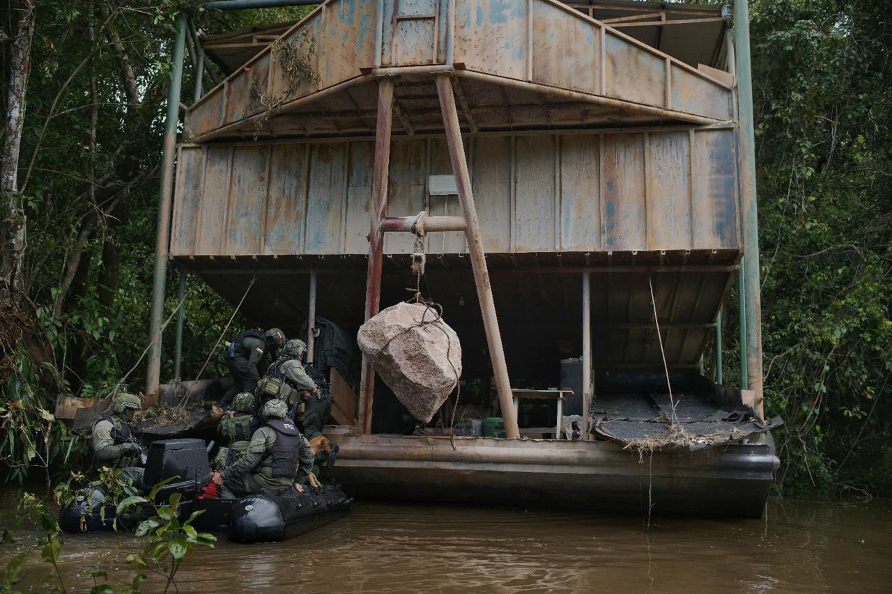 Colombia y Brasil ejecutan operación histórica contra minería ilegal y fortalecen defensa de la Amazonía