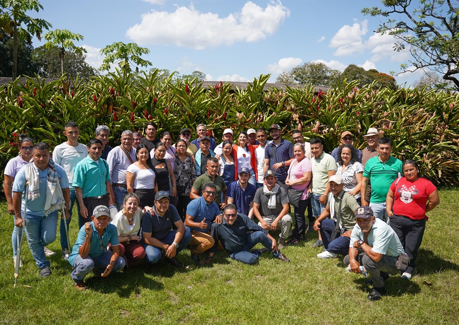 Gobierno y campesinos del Yarí sellan acuerdo para reactivar desarrollo sostenible