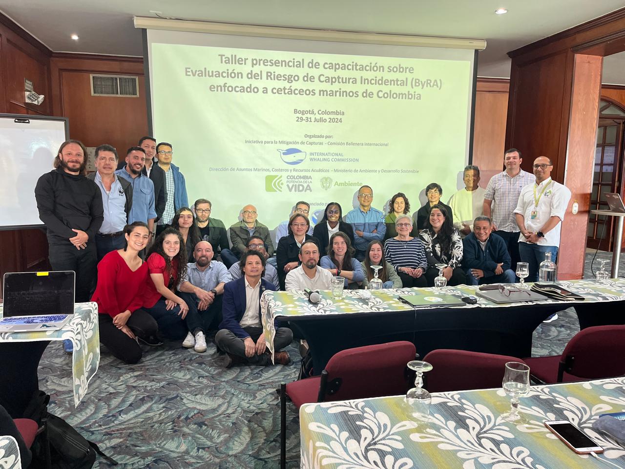 Taller de capacitación sobre evaluación de riesgo de captura incidental de cetáceos marinos de Colombia